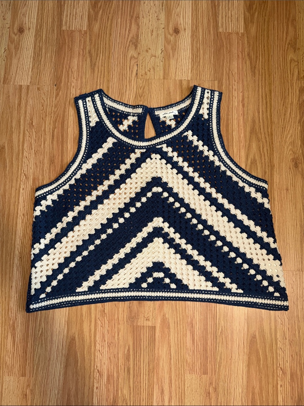 Ultra Pink Crochet Sleeveless Top Size XL